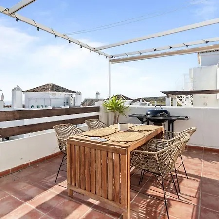 Nyaraló Luxury Penthouse Rooftop Sea & Golf Views *